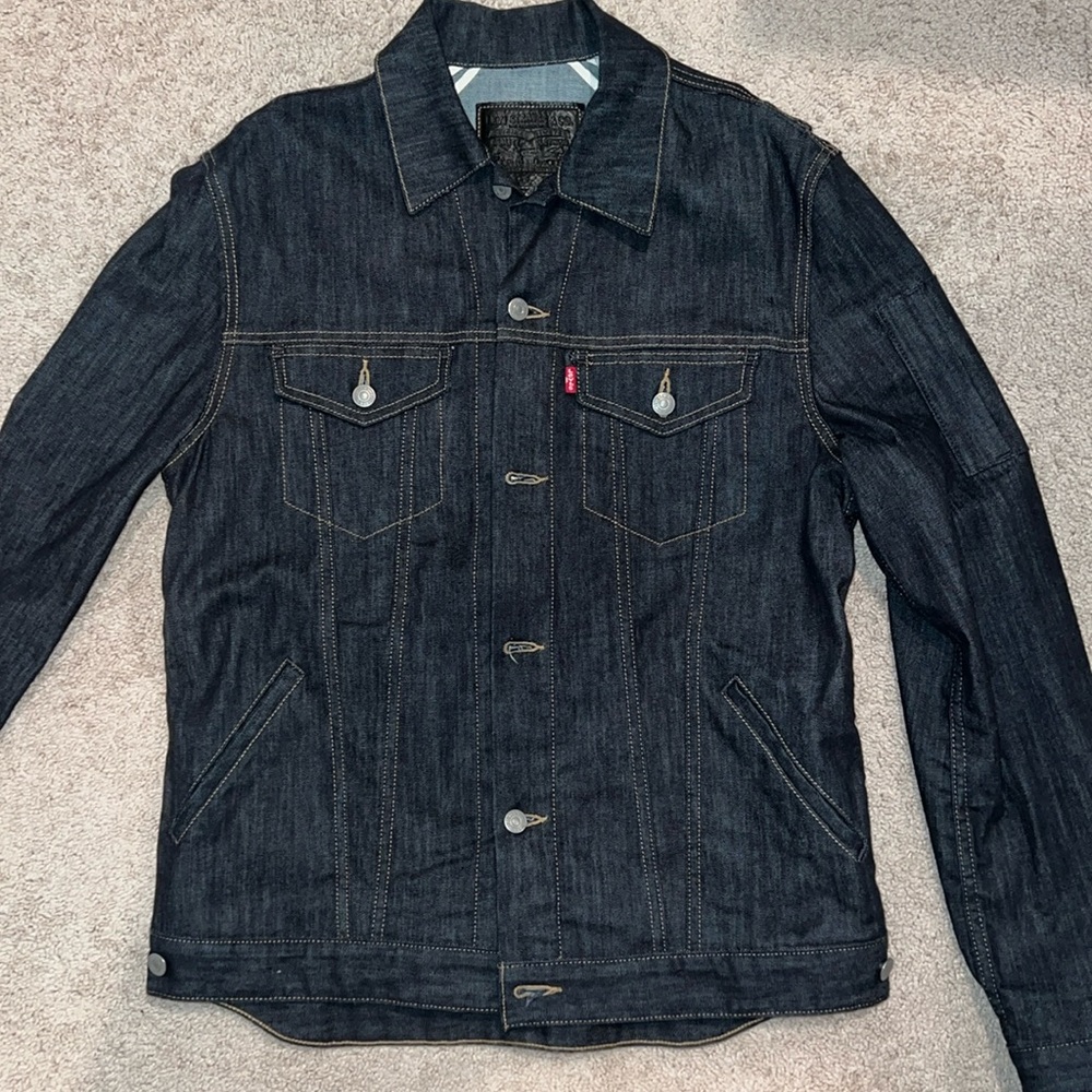 Men’s Levi’s -Commuter Jean Jacket. Beautiful condition.
